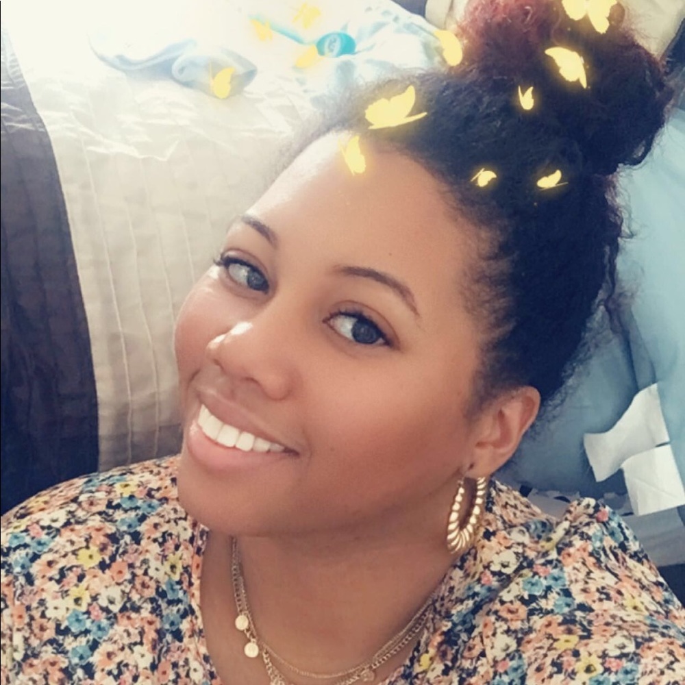 Meet your Posher, Latisha